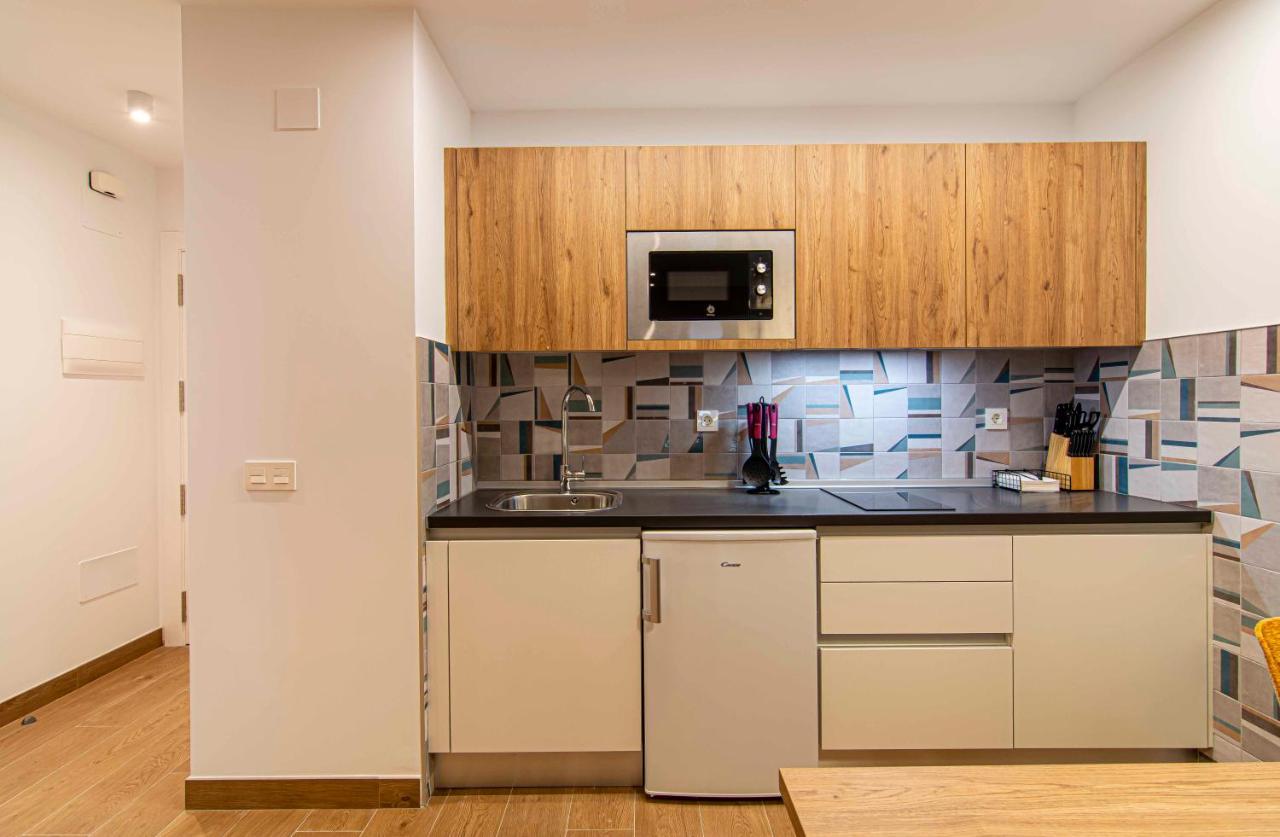 Apartamentos 1 Abril มาลากา ภายนอก รูปภาพ