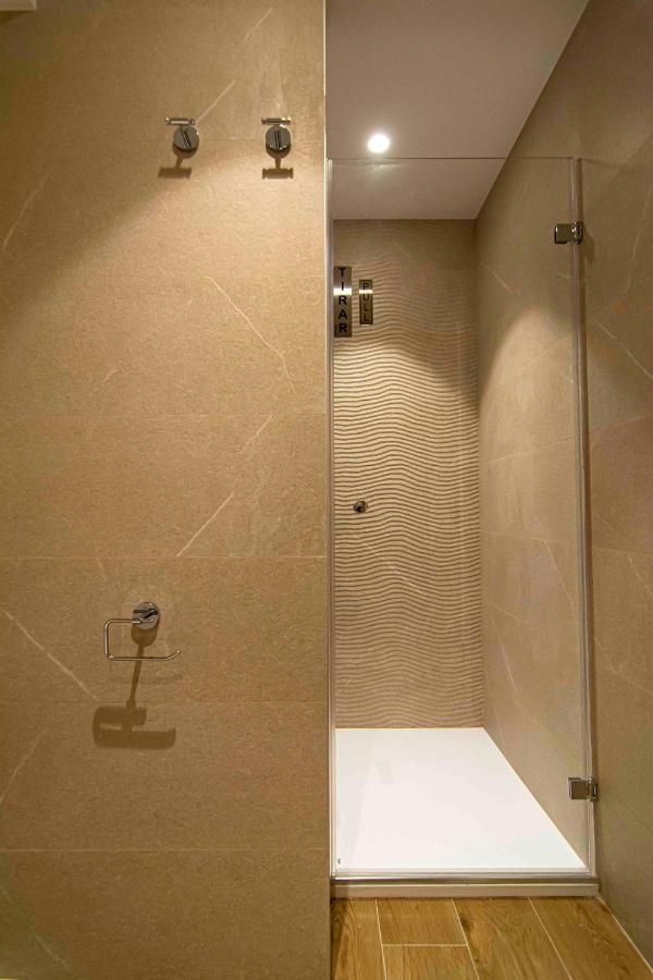 Apartamentos 1 Abril มาลากา ภายนอก รูปภาพ