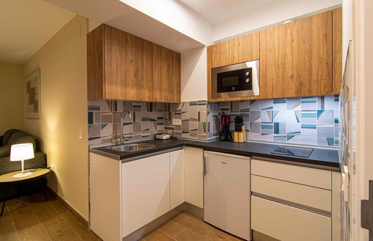 Apartamentos 1 Abril มาลากา ภายนอก รูปภาพ