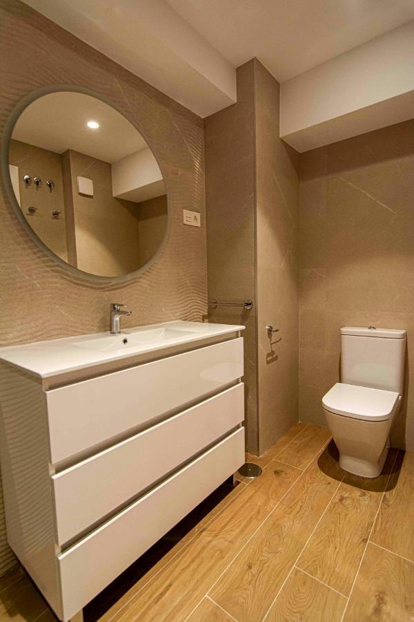 Apartamentos 1 Abril มาลากา ภายนอก รูปภาพ