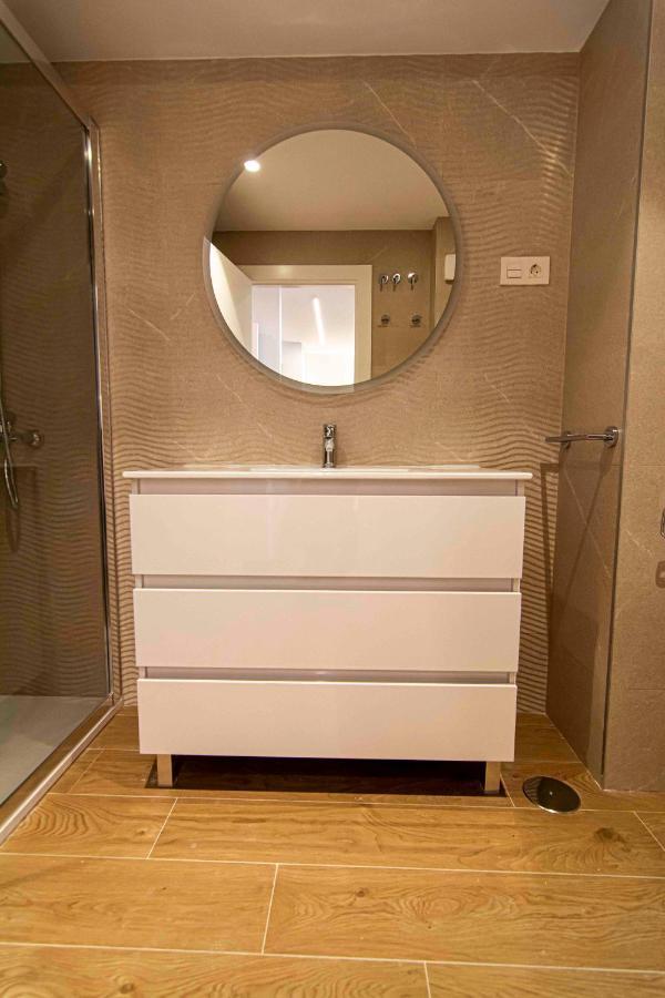 Apartamentos 1 Abril มาลากา ภายนอก รูปภาพ