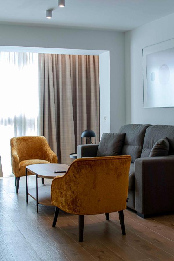 Apartamentos 1 Abril มาลากา ภายนอก รูปภาพ