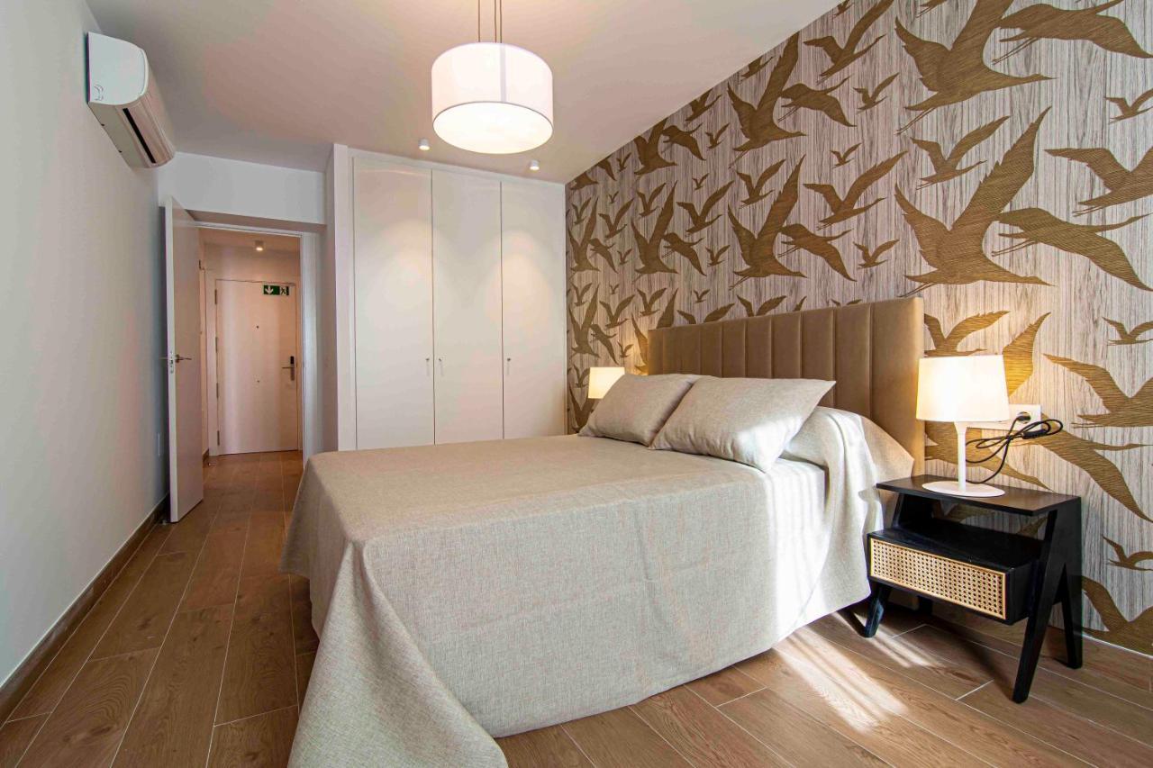 Apartamentos 1 Abril มาลากา ภายนอก รูปภาพ